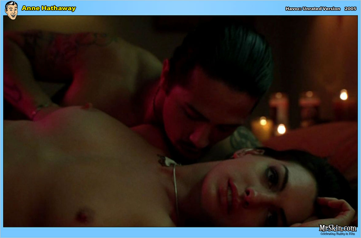 Anne Hathaway Gets Naked