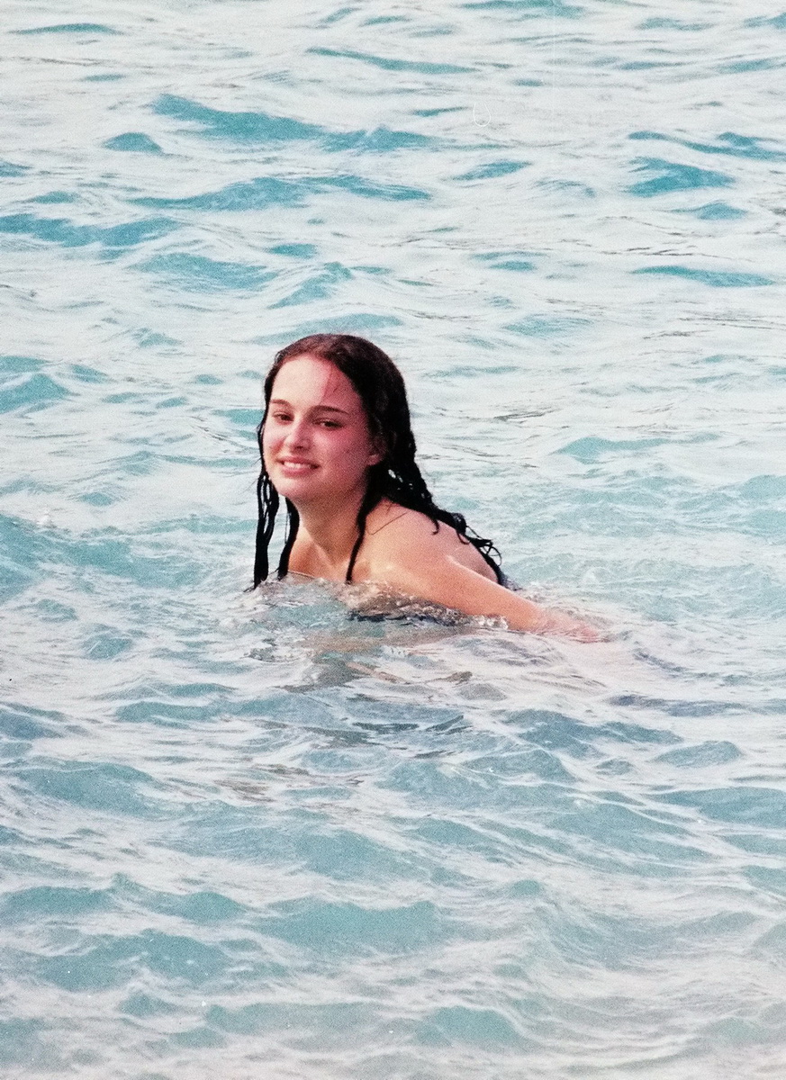 Natalie Portman Bikini Pictures