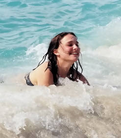 Natalie Portman Bikini Pictures