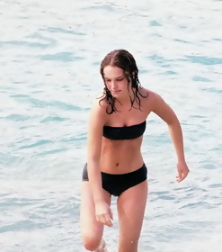 Natalie Portman Bikini Pictures